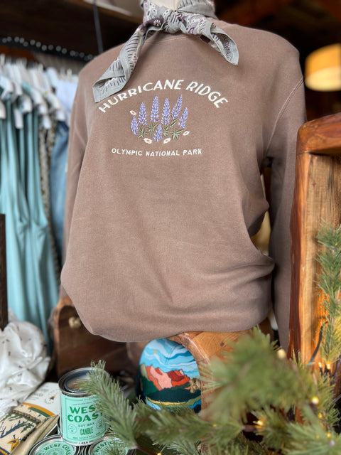 HURRICANE RIDGE embroidered crewneck