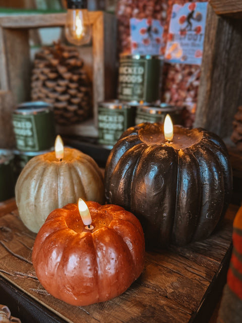 FLICKER faux-flame pumpkin candle