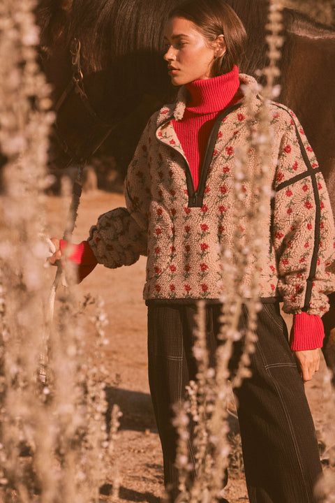 RAMBLING ROSE fleece pullover