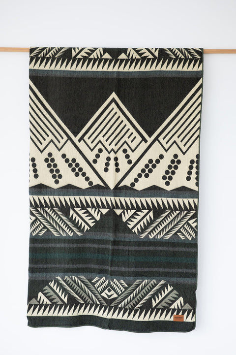 THE MOUNTAINS queen blanket