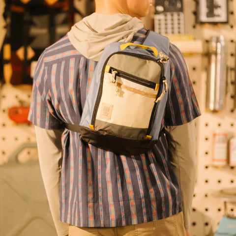 MOUNTAIN sling bag